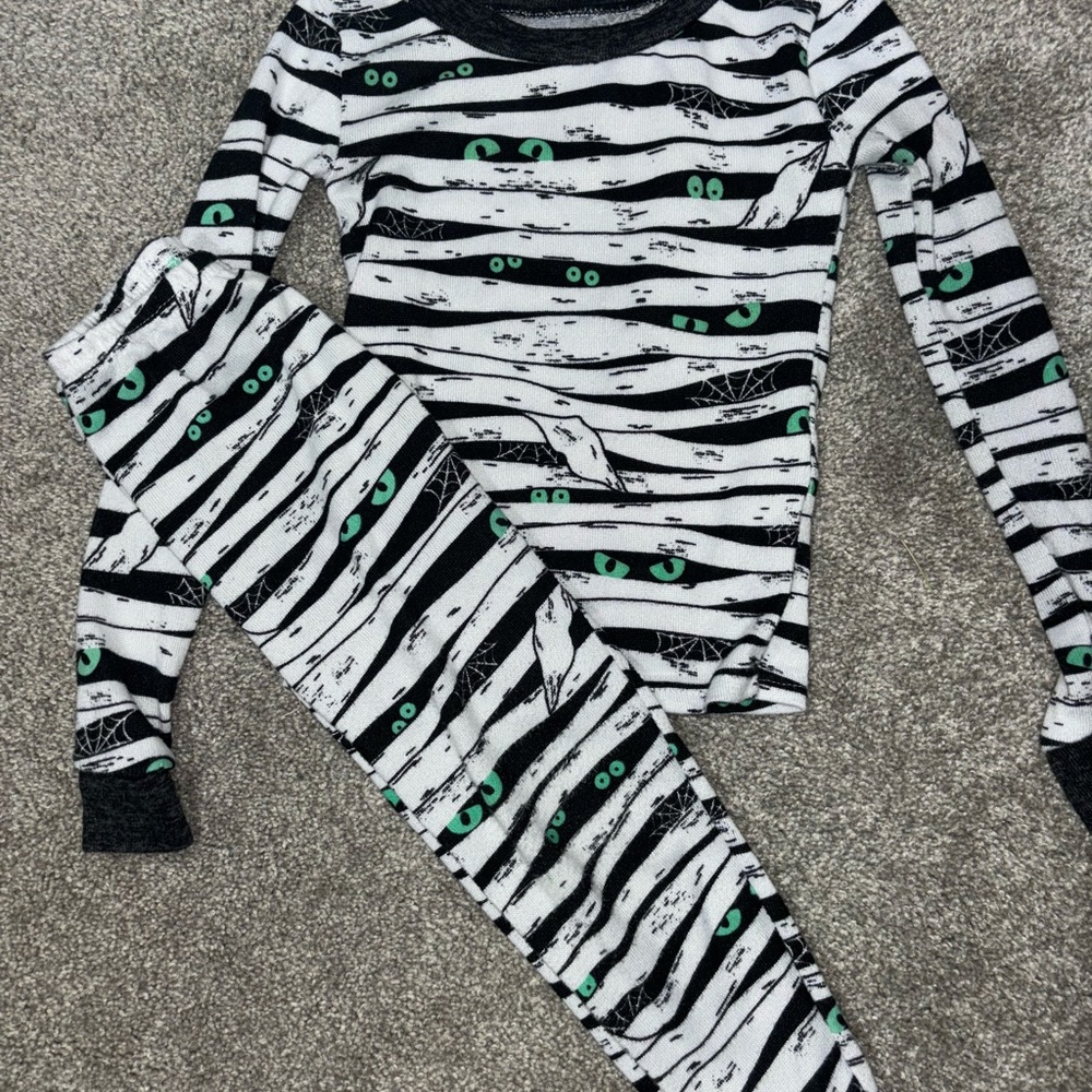 Unisex kids Halloween pajamas